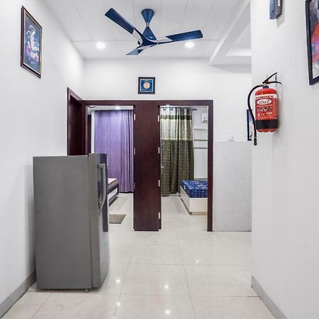 Homlee-Villa Luxury-2Bhk-Anand Vihar-Ramprastha Газиабад Экстерьер фото